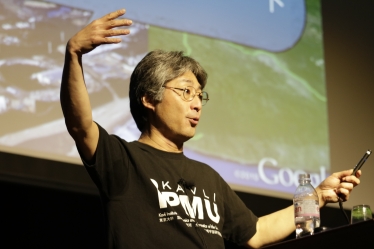 Kavli IPMU Director Hitoshi Murayama gave the talk “Neutrinos as our father who protected us from a complete annihilation”