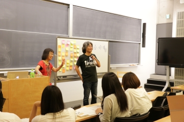 Dr. Young-Kee Kim (left) and Director Hitoshi Murayama (right) during the question and answer session