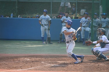 UTokyo baseball team at bat