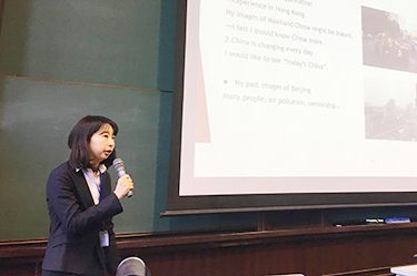 UTokyo graduate student presenting her experience at Peking University