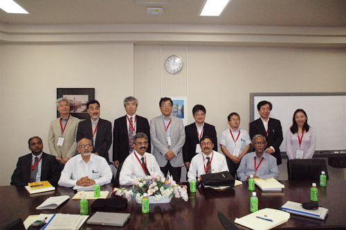 記念写真:原田工学系研究科長主催交流会