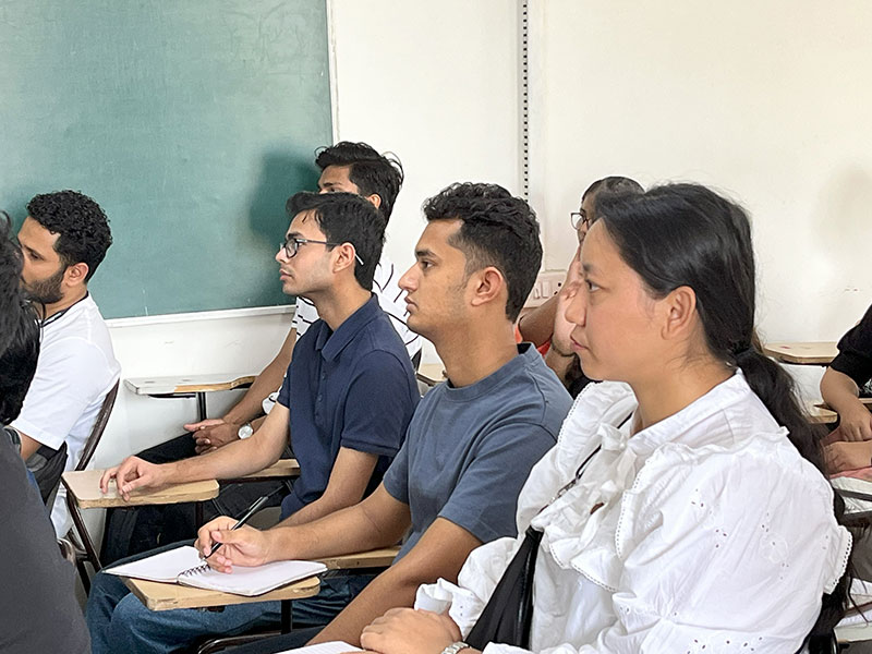 Japan Scholar制度による講演が、デリー大学とジャワハルラル・ネルー大学で実施されました。