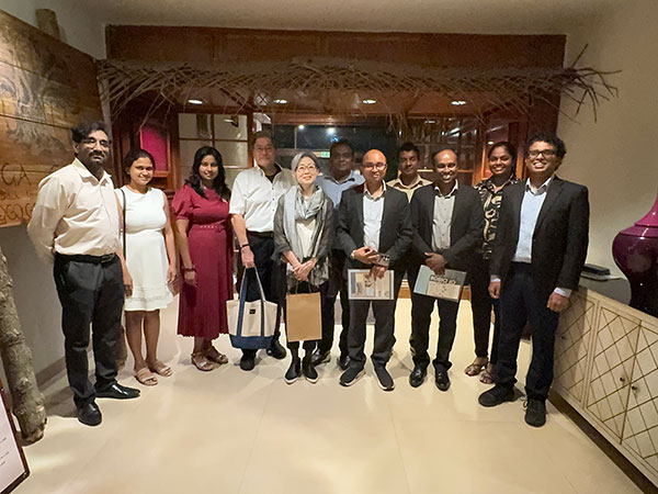 EVP Hayashi and 9 members of The University of Tokyo Alumni Association