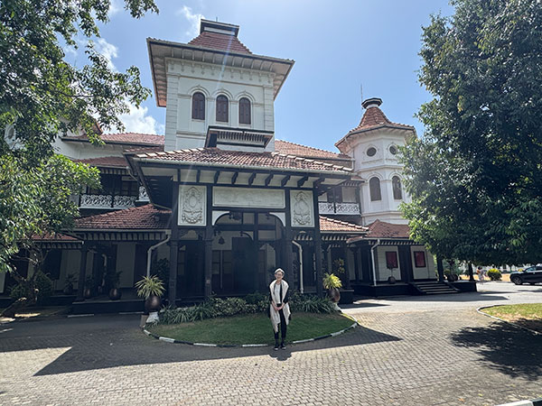 In front of College House, University of Colombo