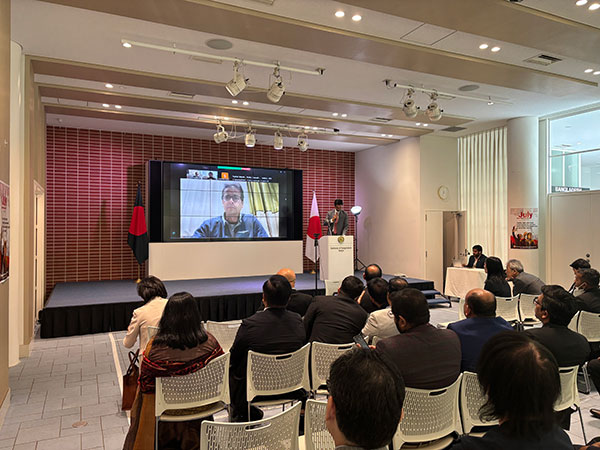オンライン登壇者とのハイブリッド形式での議論（その1）