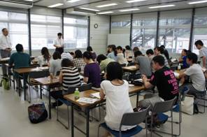 意見交換会の様子（学びの部屋）