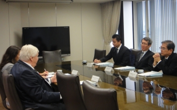 Discussion between President Hamada and President Hippler I