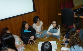 Students discussing about sustainable issues in a workshop organized by students