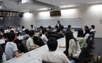 Discussion between MIT and UTokyo students
