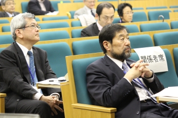 EVP Ken Furuya (Right) and Prof. Naoto Sekimura (Left) Listening to the Presentations