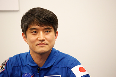 Mr. Onishi during a press conference ©JAXA