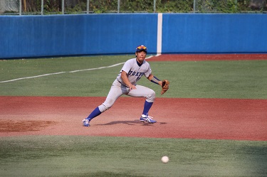 UTokyo baseball team in the field