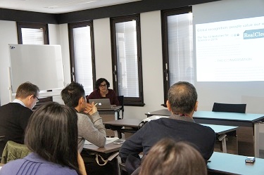 Ms. Rattan explaining the editorial processes of <em>The Conversation</em> 