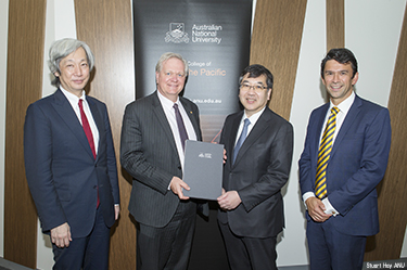 Signing of the Memorandum of Understanding for the Double Degree between ANU’s Crawford School and UTokyo’s Graduate School of Public Policy (GraSPP)