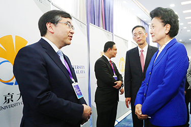President Gonokami with Vice Premier Liu