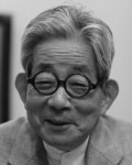 大江健三郎顔写真