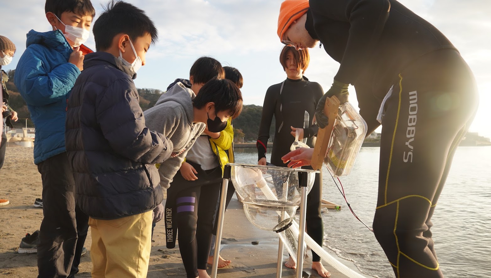Demonstration of a OMNI Marine Litter collection device