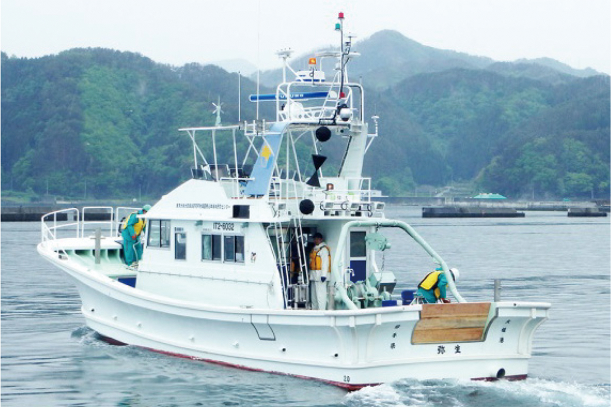 大槌沿岸センターの調査船「弥生」