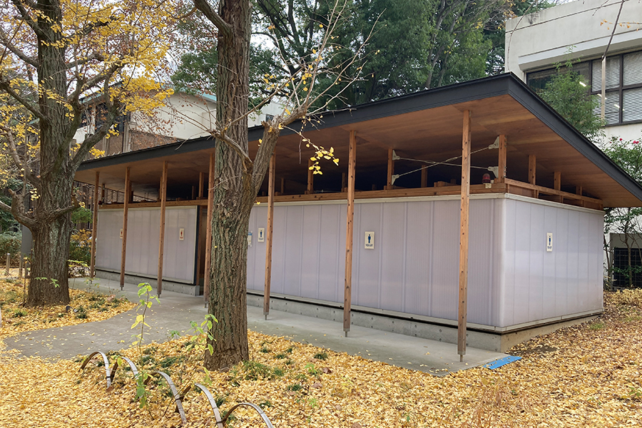 駒場の屋外トイレ