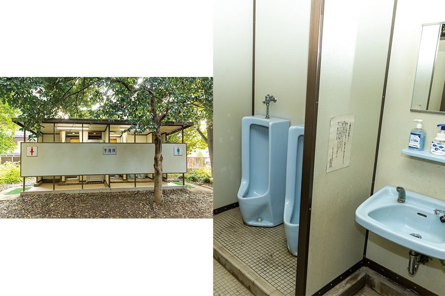 小石川の屋外トイレ