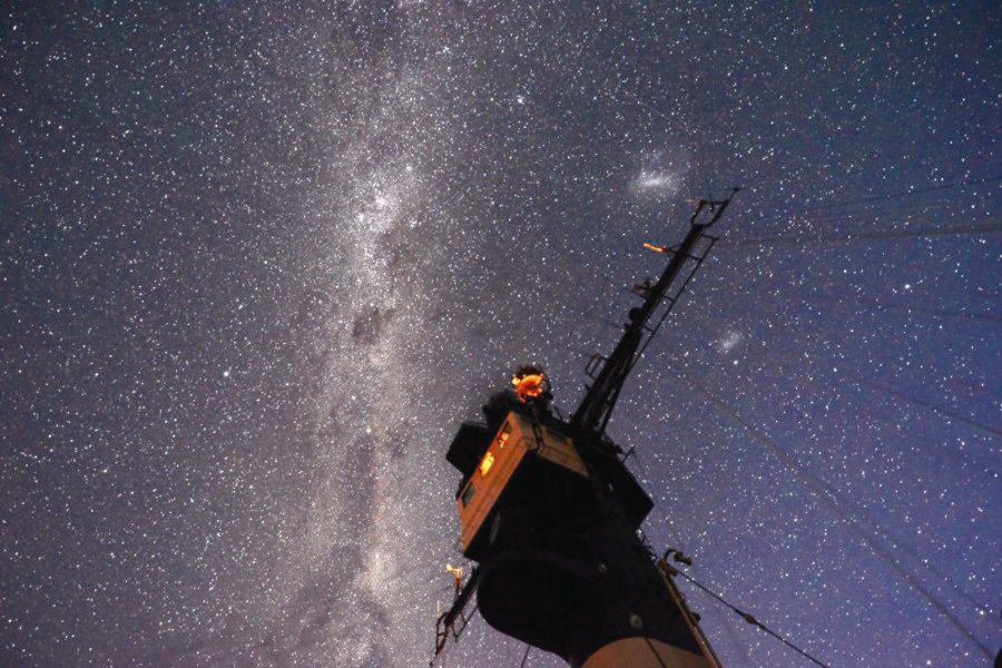 しらせから見上げた星空