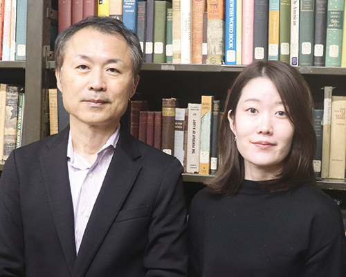 （左）阿部公彦、（右）与良美紗子