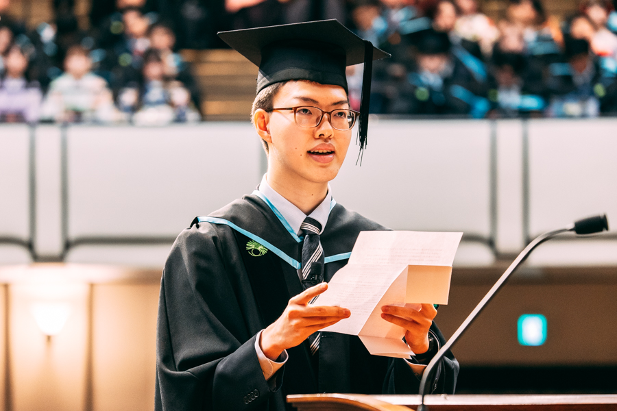 卒業生総代（第三部）