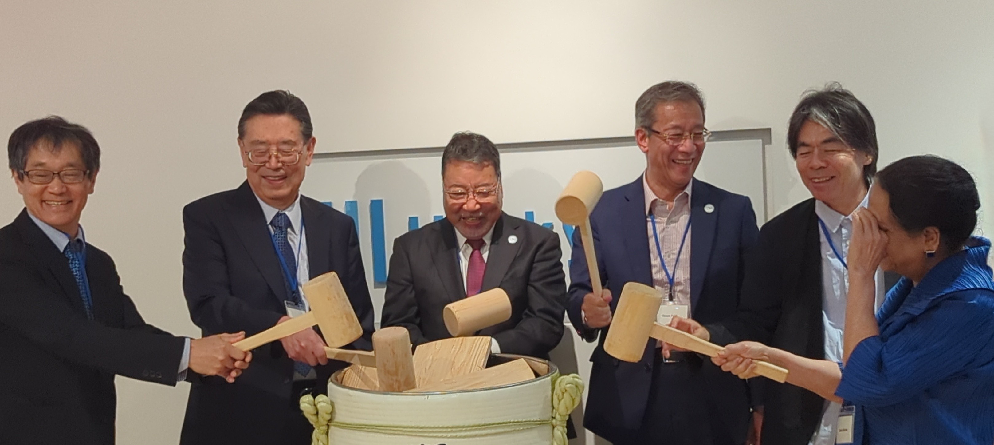 Kagami-biraki ceremony