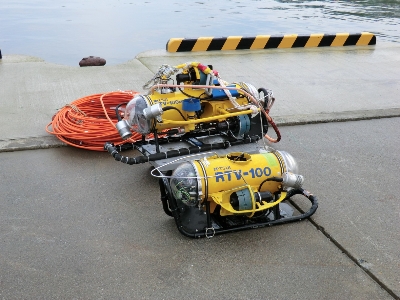 The RTV-100 (owned by Mitsui Engineering & Shipbuilding Co., Ltd.) used in the investigations (foreground) and the RTV-100 MK.II owned by the Earthquake Research Institute of the University of Tokyo (back).