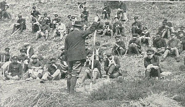 Photo 2: A scene from long ago of practical work in progress. Taken from the Journal of Practical Silviculture, The University of Tokyo Chiba Forest. © The University of Tokyo Forests.